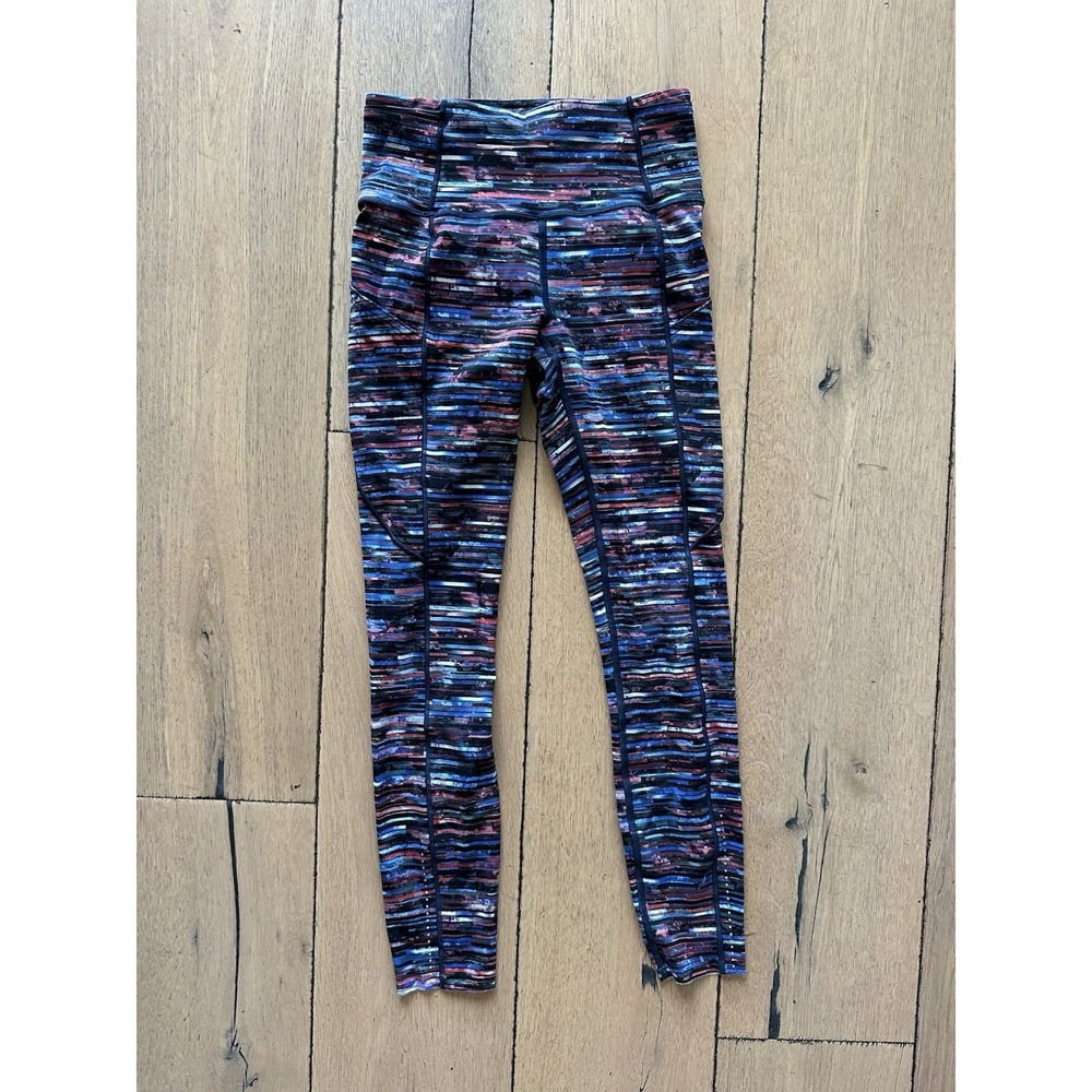 Lululemon Multicolor Pattern Crop Leggings Pockets Running reflective dots 4/23"